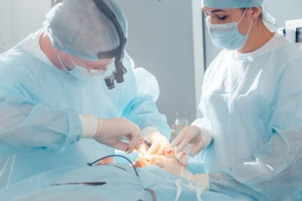 what are the risks and complications of sinus lift surgery